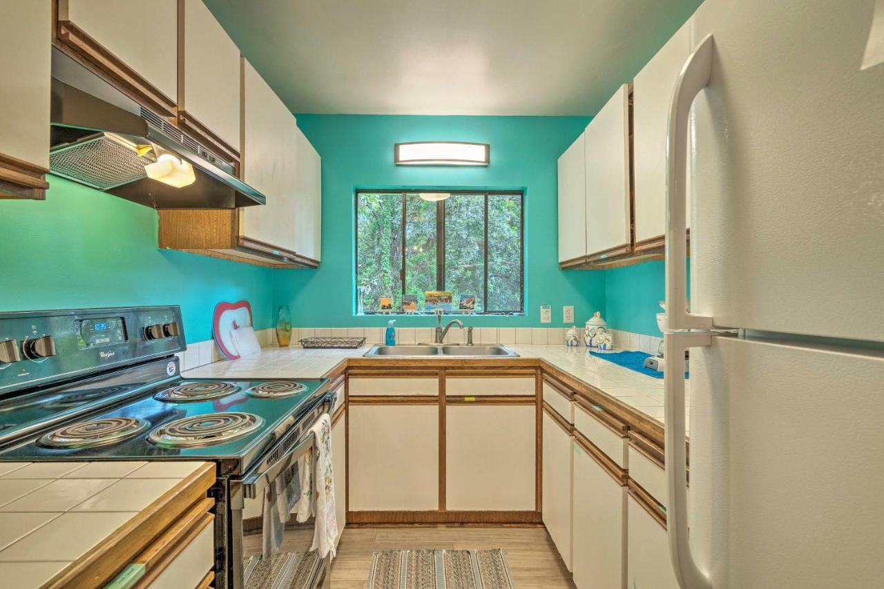 Peaceful Abode With Deck, 13 Mi To Black Sand Beach! Naalehu ภายนอก รูปภาพ