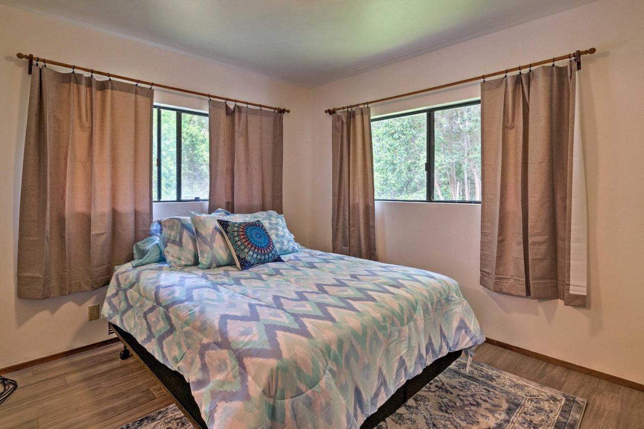 Peaceful Abode With Deck, 13 Mi To Black Sand Beach! Naalehu ภายนอก รูปภาพ